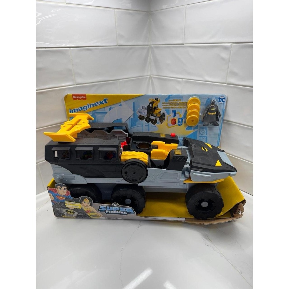 Fisher-Price Imaginext DC Super Friends Bat-Tech Batmobile Playset (1:2)